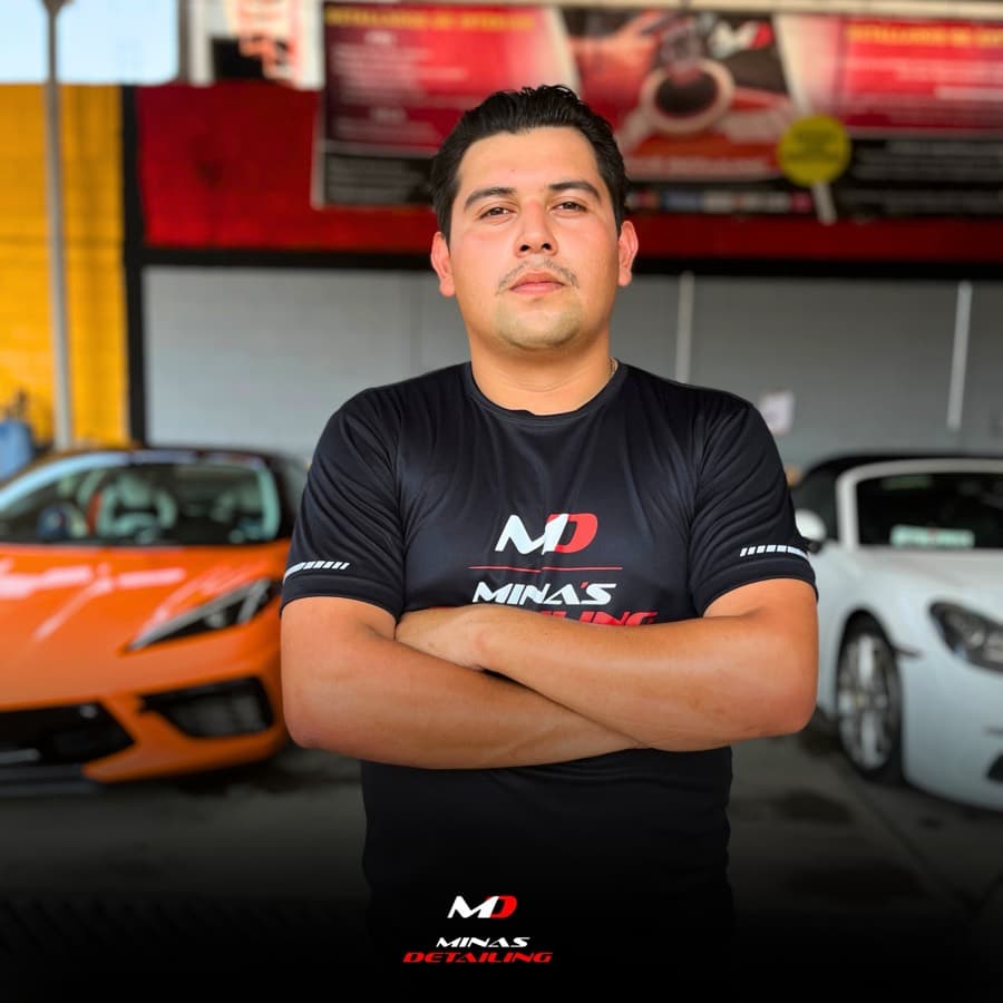 Daniel, dirección y supervisión en Minas Detailing