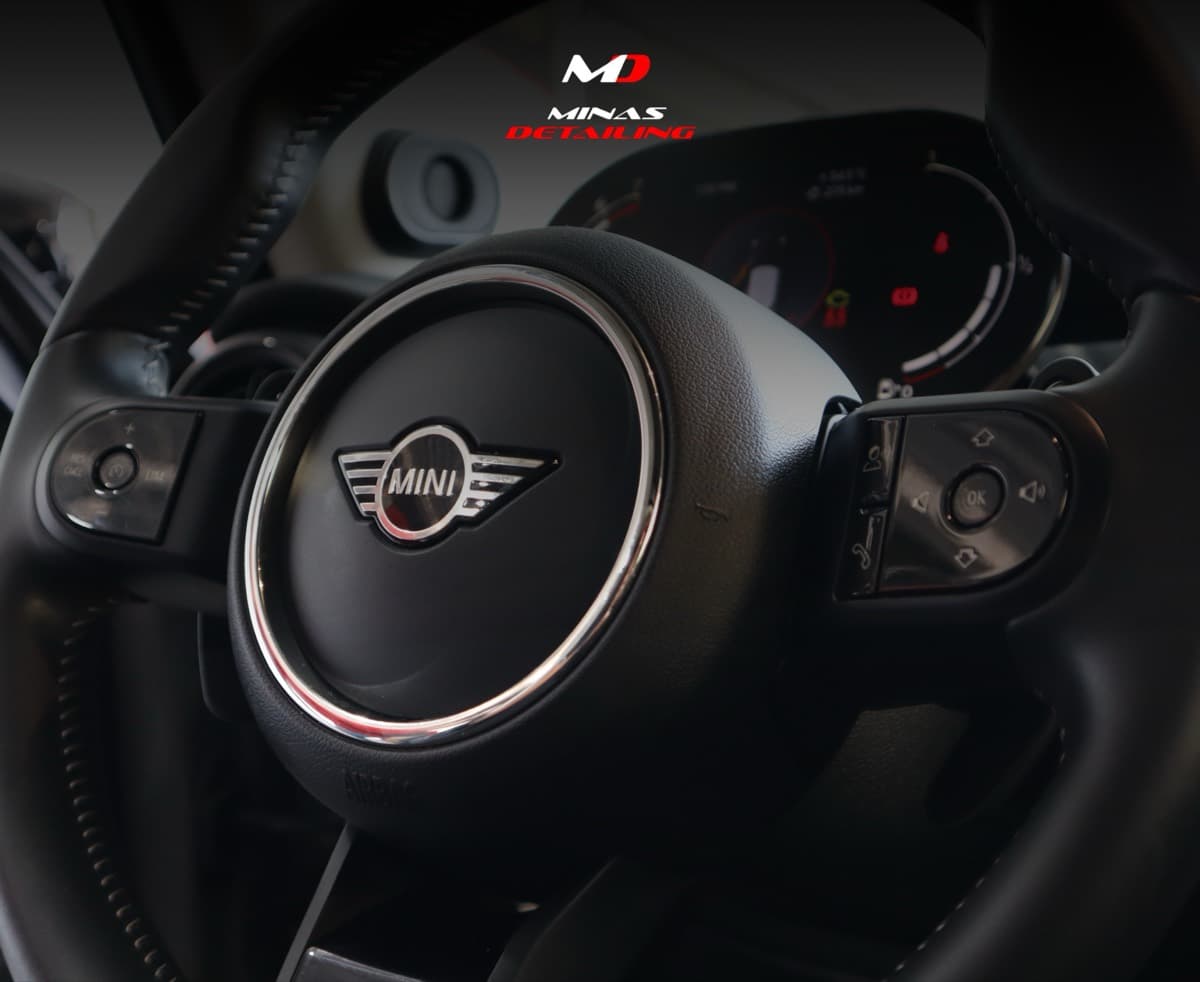 Volante Mini tras detallado de interiores